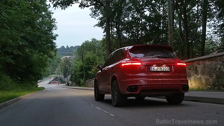 Travelnews.lv redakcija apceļo burvīgo Latgali ar jauno Porsche Cayenne GTS 179228