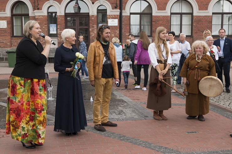 Ar bronzas skulptūras “Senās Cēsis” atklāšanu sākas Cēsu 810 gadu jubilejas svinības 179940