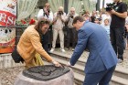 Ar bronzas skulptūras “Senās Cēsis” atklāšanu sākas Cēsu 810 gadu jubilejas svinības 12