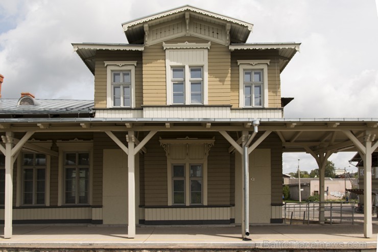 Tartu dzelzceļa stacija tika uzcelta 1876.gadā ārpus pilsētas robežām, uz to veda kokiem norobežotā Maarjamõisa iela 180770