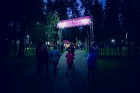 Dzintaru mežaparkā pulcējās ģimenes ar maziem un lieliem bērniem,  kur dalībniekus priecēja dažādi tēli no iemīļotām pasakām un stāstiem Latvijas māks 7