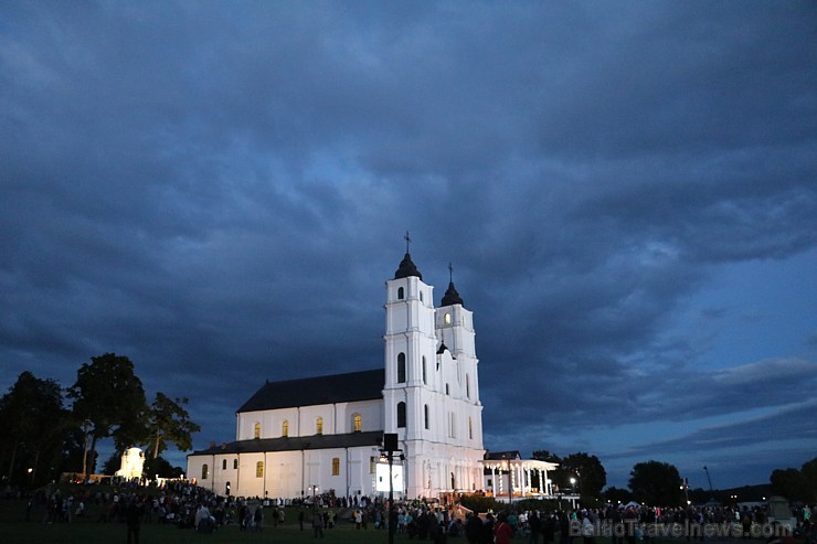 Aglonā uz svētkiem pulcējas vairāki desmiti tūkstoši ticīgo, svētceļotāju un viesu 181590