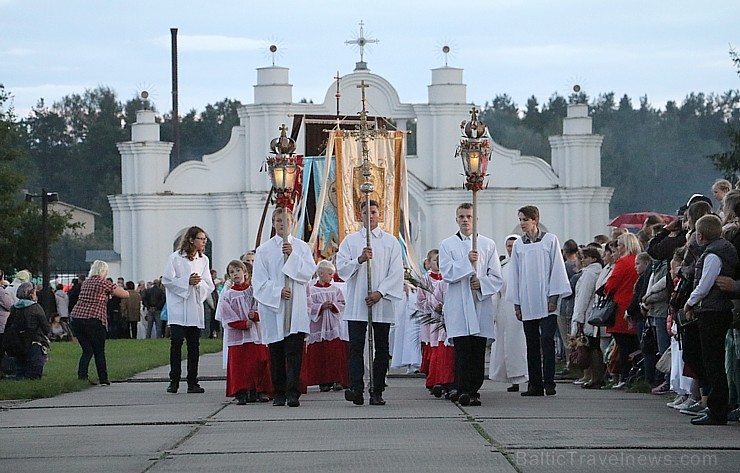 Aglonā uz svētkiem pulcējas vairāki desmiti tūkstoši ticīgo, svētceļotāju un viesu 181591