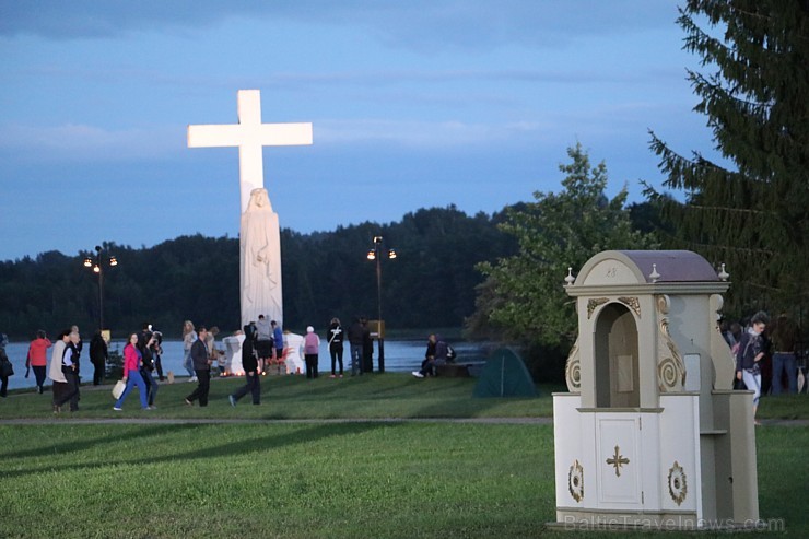 Aglonā uz svētkiem pulcējas vairāki desmiti tūkstoši ticīgo, svētceļotāju un viesu 181597