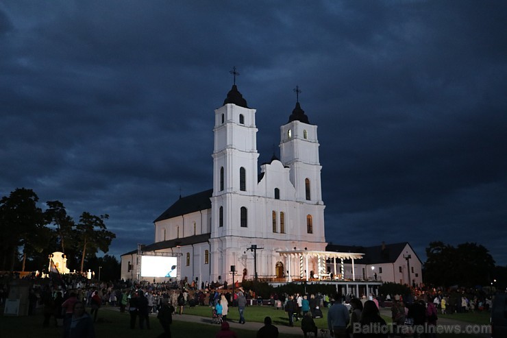 Aglonā uz svētkiem pulcējas vairāki desmiti tūkstoši ticīgo, svētceļotāju un viesu 181605