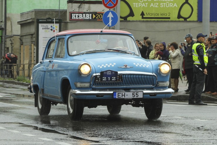 Starptautiskais seno spēkratu salidojums «Rīga Retro» pulcē retro auto cienītājus 181758