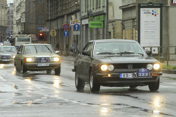 Starptautiskais seno spēkratu salidojums «Rīga Retro» pulcē retro auto cienītājus 181779