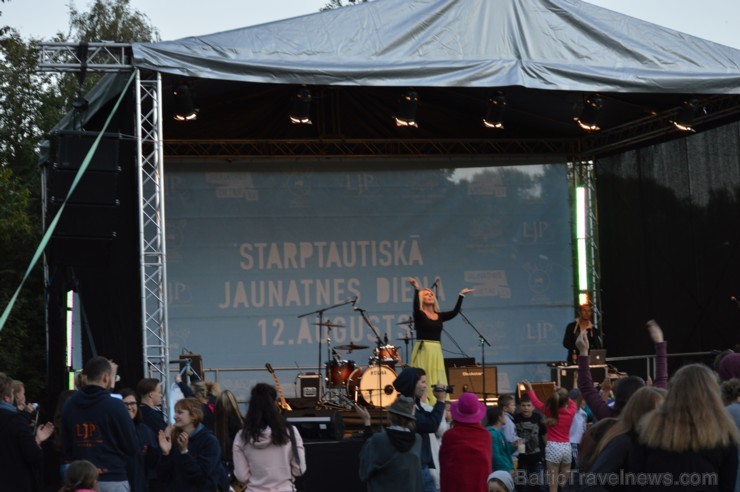 Jelgavā aizsākta apsveicama tradīcija - vērienīgi nosvinēt ANO Ģenerālās asamblejas izziņoto Starptautisko Jaunatnes dienu 182004