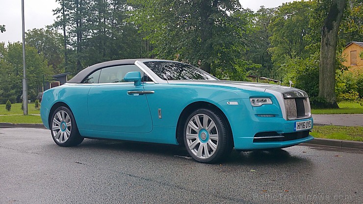 Travelnews.lv redakcija ar Rolls Royce Dawn startē no Hotel Bergs un dodas ceļojumā uz Kurzemi 182053