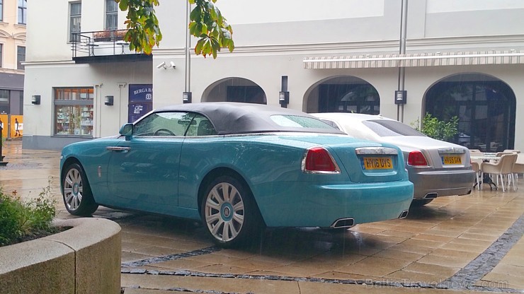 Travelnews.lv redakcija ar Rolls Royce Dawn startē no Hotel Bergs un dodas ceļojumā uz Kurzemi 182081