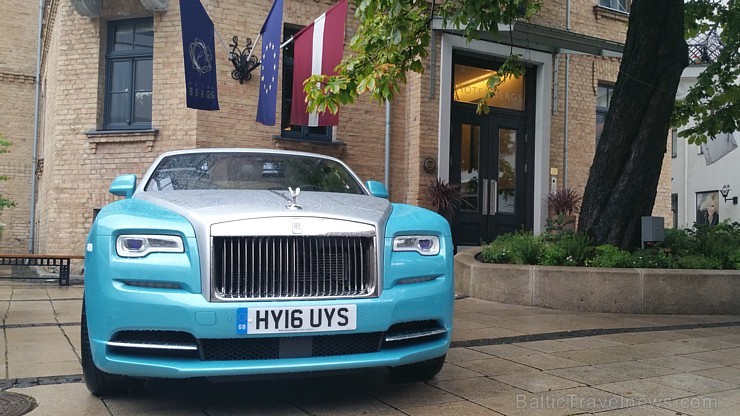 Travelnews.lv redakcija ar Rolls Royce Dawn startē no Hotel Bergs un dodas ceļojumā uz Kurzemi 182082