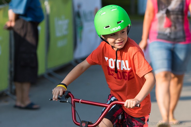 Jau otro gadu pēc kārtas Olainē norisinājās vērienīgie «Latvijas Velo svētki», kuros tika apbalvoti rezultatīvākie un atraktīvākie riteņbraukšanas pro 182437