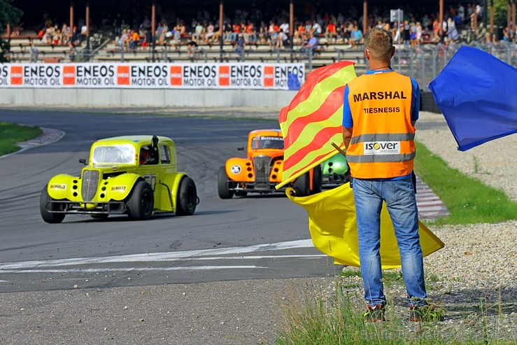 Ar spraigām cīņām trasē atzīmē Baltijas autošosejas festivāla «Riga Summer Race» 5 gadu jubileju 182543