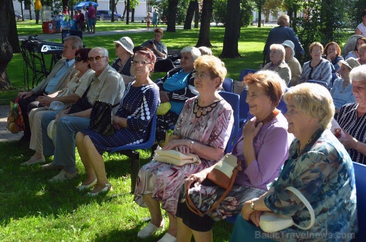 Ar medus, biškopības produktu un ķiploku tirdziņu, degustācijām, prezentācijām un konkursiem norisinājies pirmie Medus un ķiploku svētki Daugavpilī 182574