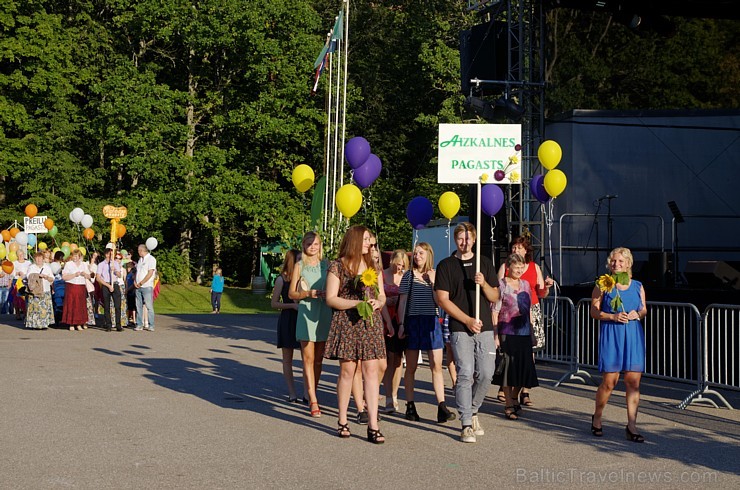 Preiļi trīs dienu garumā ar sportiskiem, kulturāliem notikumiem, košu gājienu un starptautisko leļļu festivālu svinējuši pilsētas svētkus 182603