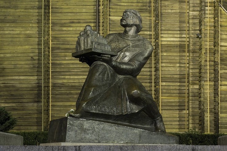 Zelta vārti ir unikāls Jaroslava Gudrā laiku arhitektūras piemineklis Kijevā 182746