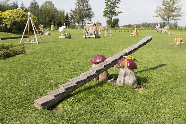 Beverīnas koka skulptūru parks aizrauj gan pieaugušos, gan bērnus 183196