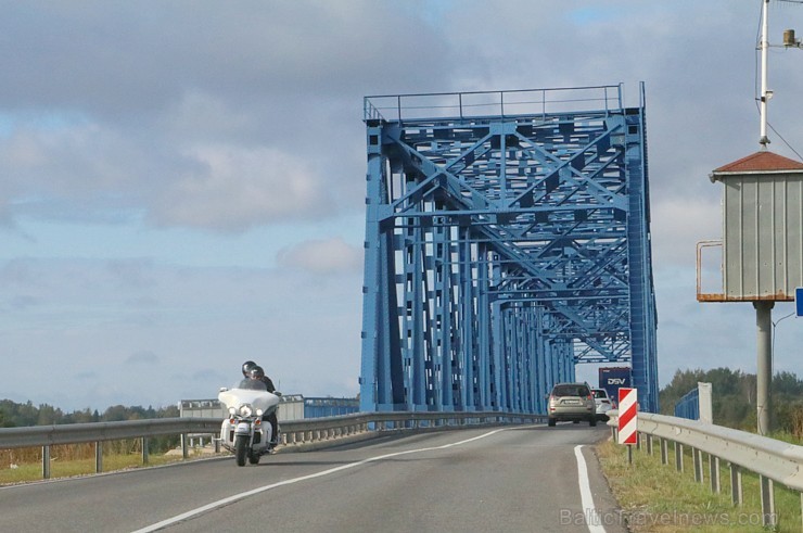 Travelnews.lv redakcija piedalās «Gada Auto» žūrijas braucienā uz Skrundas muižu 184499