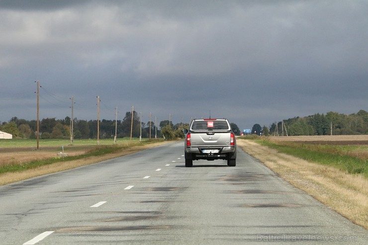 Travelnews.lv redakcija piedalās «Gada Auto» žūrijas braucienā uz Skrundas muižu 184506