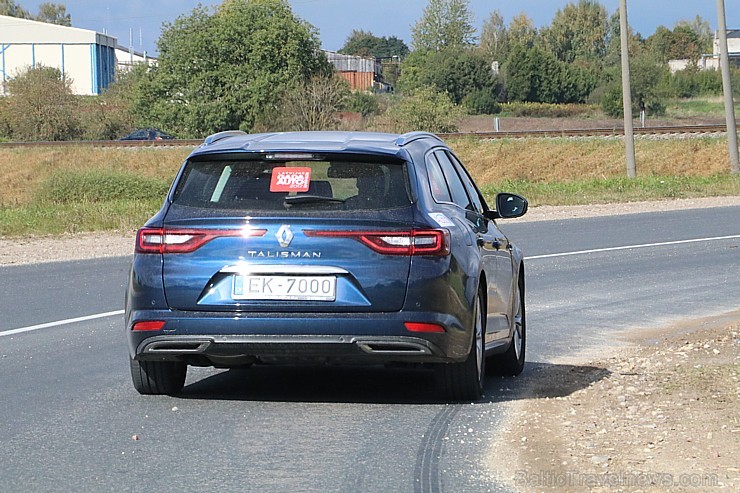 Travelnews.lv redakcija piedalās «Gada Auto» žūrijas braucienā uz Skrundas muižu 184508