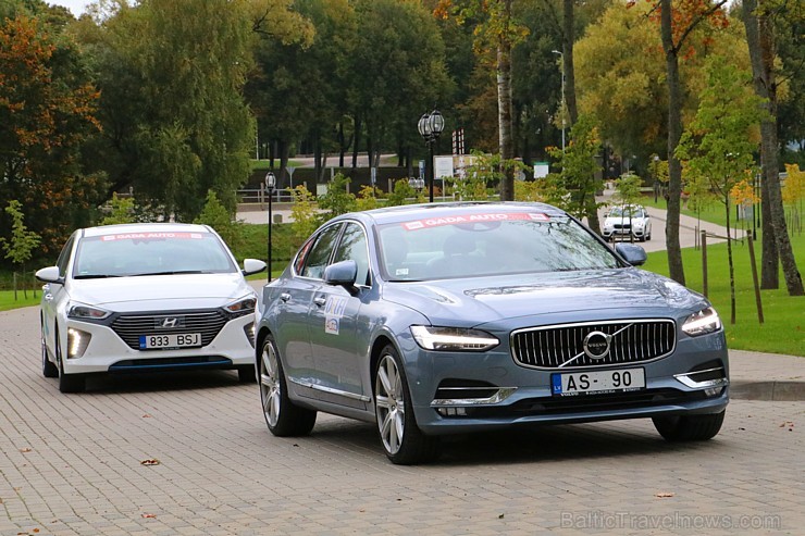 Travelnews.lv redakcija piedalās «Gada Auto» žūrijas braucienā uz Skrundas muižu 184510