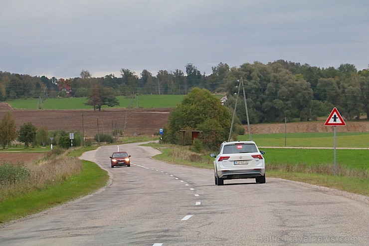 Travelnews.lv redakcija piedalās «Gada Auto» žūrijas braucienā uz Skrundas muižu 184514