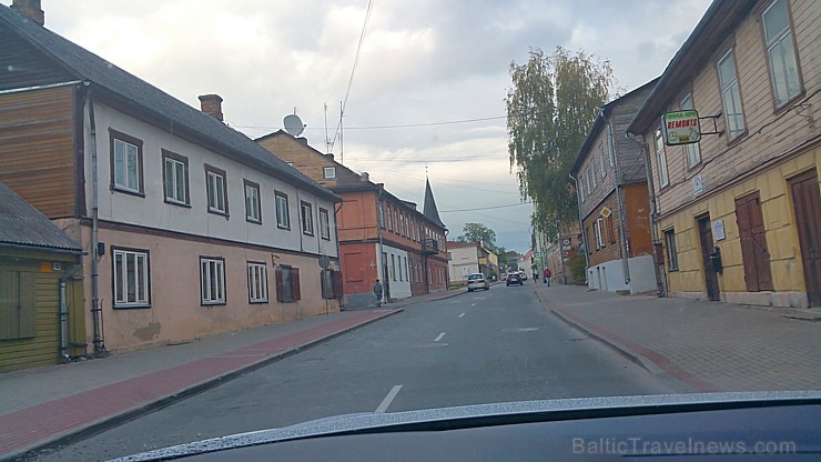 Travelnews.lv redakcija piedalās «Gada Auto» žūrijas braucienā uz Skrundas muižu 184545