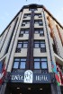 Populārākais latvietis no Itālijas un dziedātājs Roberto Meloni iegūst savu numuru Vecrīgas četru zvaigžņu viesnīcā «Hotel Roma» 3
