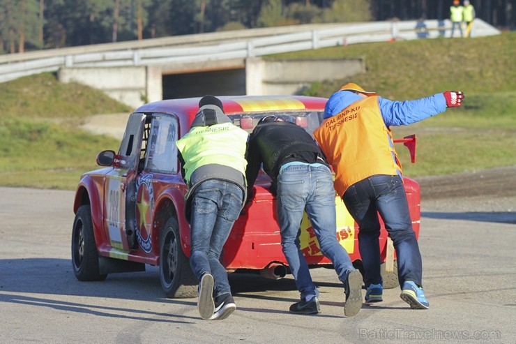 Ar pārsteigumiem un bagātām cīņām sporta kompleksā «333» noslēdzas Latvijas rallijkrosa sezona 185900