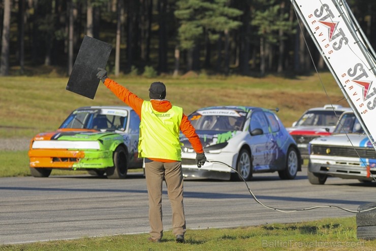 Ar pārsteigumiem un bagātām cīņām sporta kompleksā «333» noslēdzas Latvijas rallijkrosa sezona 185904