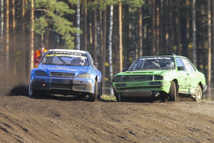 Ar pārsteigumiem un bagātām cīņām sporta kompleksā «333» noslēdzas Latvijas rallijkrosa sezona 185912