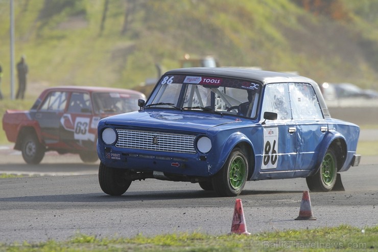 Ar pārsteigumiem un bagātām cīņām sporta kompleksā «333» noslēdzas Latvijas rallijkrosa sezona 185914