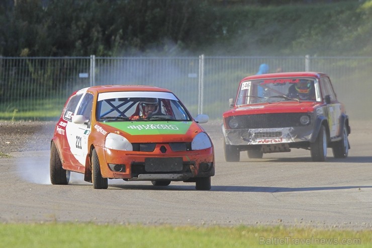 Ar pārsteigumiem un bagātām cīņām sporta kompleksā «333» noslēdzas Latvijas rallijkrosa sezona 185916