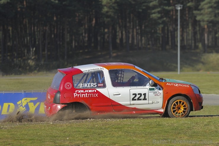 Ar pārsteigumiem un bagātām cīņām sporta kompleksā «333» noslēdzas Latvijas rallijkrosa sezona 185917