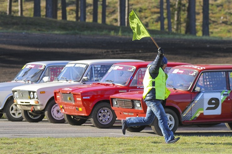 Ar pārsteigumiem un bagātām cīņām sporta kompleksā «333» noslēdzas Latvijas rallijkrosa sezona 185920