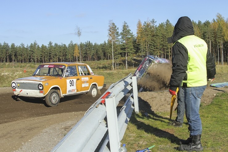 Ar pārsteigumiem un bagātām cīņām sporta kompleksā «333» noslēdzas Latvijas rallijkrosa sezona 185927