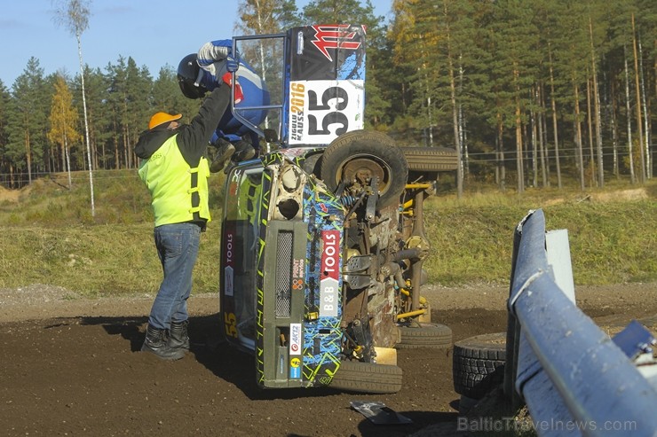 Ar pārsteigumiem un bagātām cīņām sporta kompleksā «333» noslēdzas Latvijas rallijkrosa sezona 185929