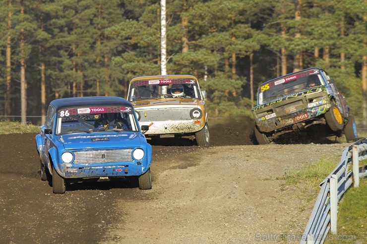 Ar pārsteigumiem un bagātām cīņām sporta kompleksā «333» noslēdzas Latvijas rallijkrosa sezona 185931