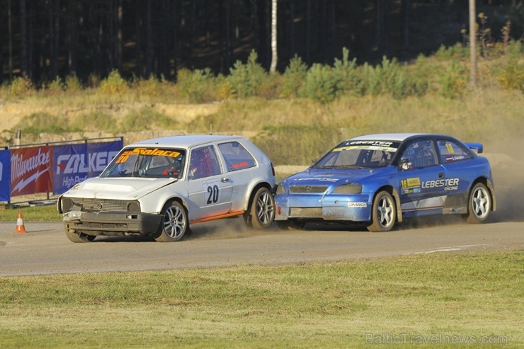 Ar pārsteigumiem un bagātām cīņām sporta kompleksā «333» noslēdzas Latvijas rallijkrosa sezona 185934