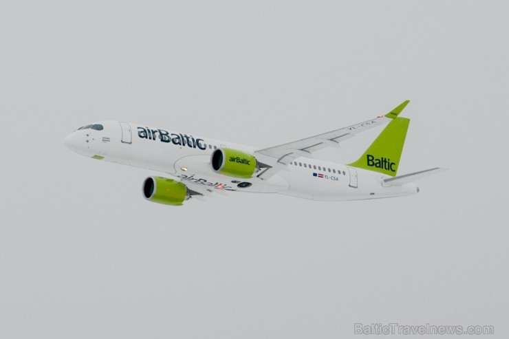 Rīga. Šodien, 2016.gada 30.novembrī Latvijas lidsabiedrība airBaltic Rīgā sagaidīja pasaulē pirmo Bombardier CS300 lidmašīnu. 188875