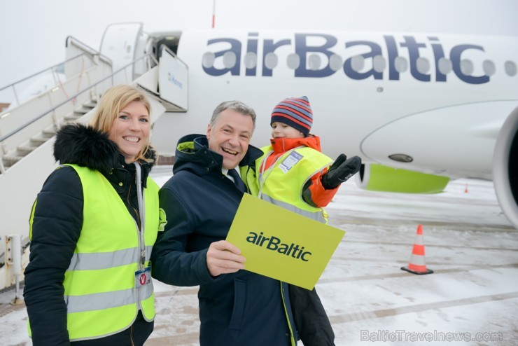 Rīga. Šodien, 2016.gada 30.novembrī Latvijas lidsabiedrība airBaltic Rīgā sagaidīja pasaulē pirmo Bombardier CS300 lidmašīnu. 188886