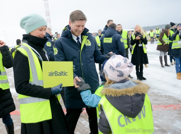 Rīga. Šodien, 2016.gada 30.novembrī Latvijas lidsabiedrība airBaltic Rīgā sagaidīja pasaulē pirmo Bombardier CS300 lidmašīnu. 188887