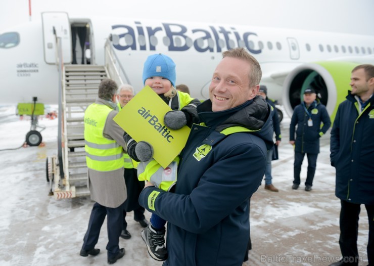 Rīga. Šodien, 2016.gada 30.novembrī Latvijas lidsabiedrība airBaltic Rīgā sagaidīja pasaulē pirmo Bombardier CS300 lidmašīnu. 188889