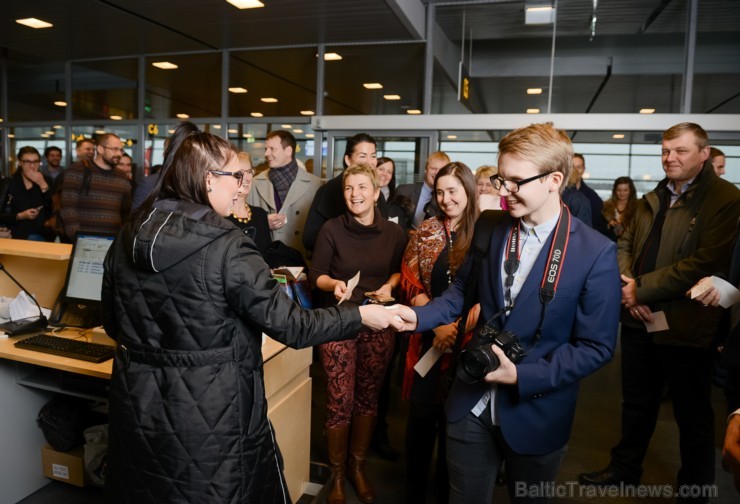 AirBaltic veic pirmo demo lidojumu virs latvijas ar jauno Bombardier CS300 lidmašīnu 189189