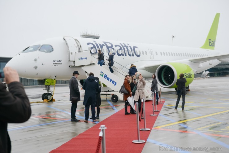 AirBaltic veic pirmo demo lidojumu virs latvijas ar jauno Bombardier CS300 lidmašīnu 189191