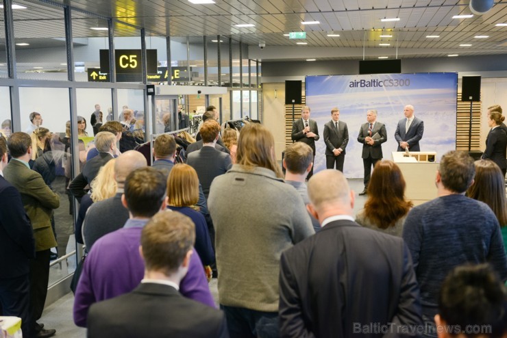 AirBaltic veic pirmo demo lidojumu virs latvijas ar jauno Bombardier CS300 lidmašīnu 189192