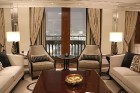 Tūrisma firmas «Baltic Travel Group» vadītājs izbauda «Four Seasons Hotel Moscow» luksus numurus 30