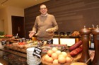 Tūrisma firmas «Baltic Travel Group» vadītājs izbauda «Four Seasons Hotel Moscow» lepnās brokastis 32