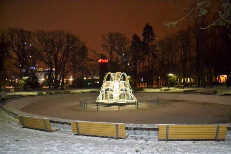 Daugavpils iedzīvotājus priecē sniegbalti skati 191013