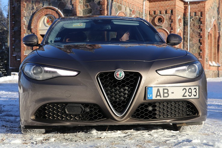 Travelnews.lv redakcija 3 dienas apceļo Vidzemi ar jauno Alfa Romeo Giulia 2.2 180 MJet AT Super 191100